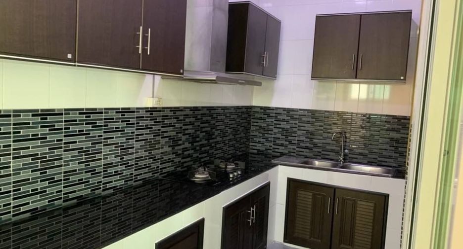 For sale 4 bedrooms townhouse in Min Buri, Bangkok