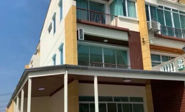 For sale 4 bedrooms townhouse in Min Buri, Bangkok