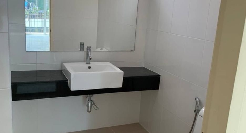 For sale 4 bedrooms townhouse in Min Buri, Bangkok