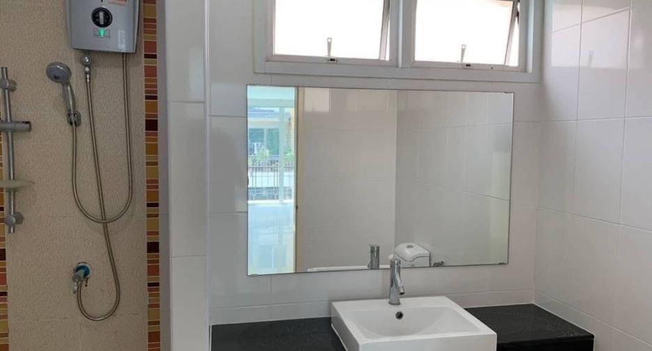 For sale 4 bedrooms townhouse in Min Buri, Bangkok
