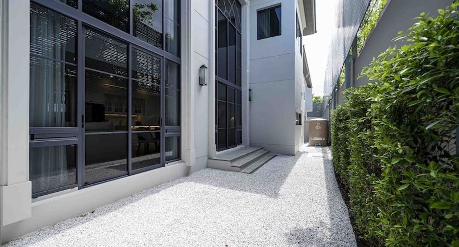 For rent 4 bedrooms house in Bang Kapi, Bangkok