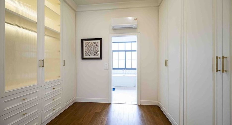 For rent 4 bedrooms house in Bang Kapi, Bangkok