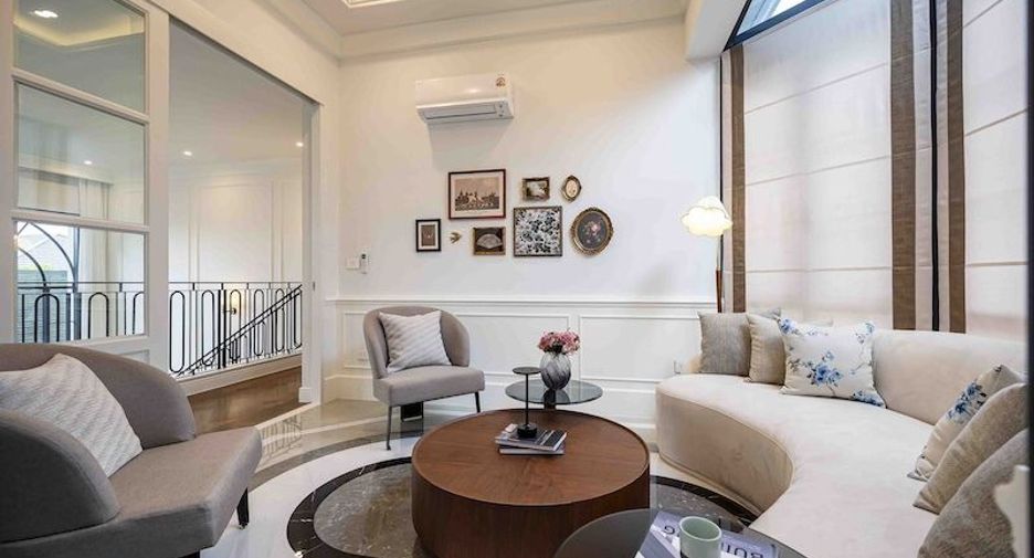 For rent 4 bedrooms house in Bang Kapi, Bangkok