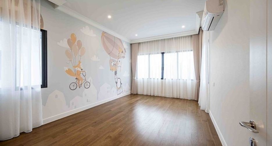 For rent 4 bedrooms house in Bang Kapi, Bangkok
