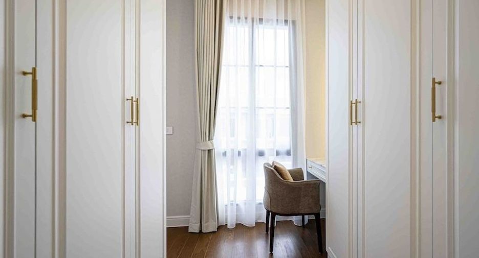 For rent 4 bedrooms house in Bang Kapi, Bangkok