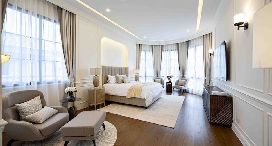 For rent 4 bedrooms house in Bang Kapi, Bangkok