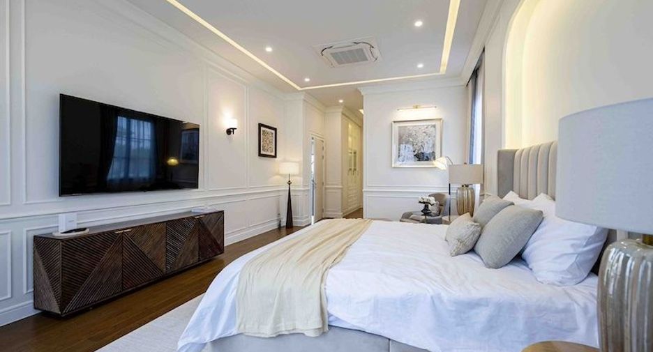 For rent 4 bedrooms house in Bang Kapi, Bangkok