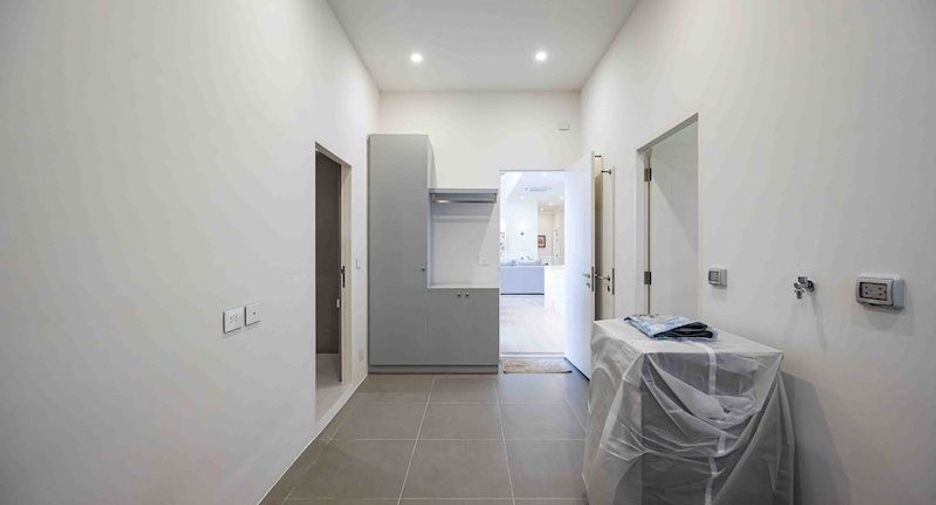 For rent 4 bedrooms house in Bang Kapi, Bangkok