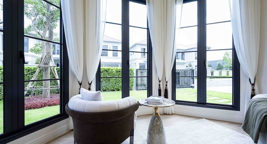 For rent 4 bedrooms house in Bang Kapi, Bangkok