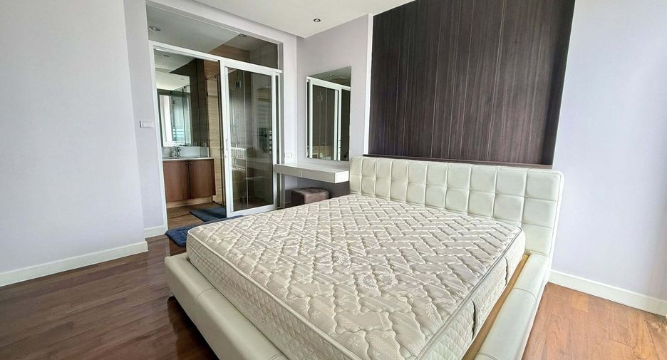 For rent and for sale 1 bed condo in Khlong San, Bangkok