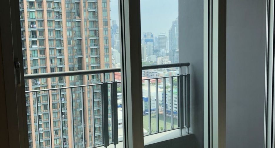 For rent 2 bedrooms condo in Watthana, Bangkok