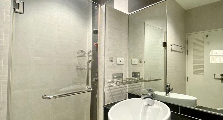 For rent 2 bedrooms condo in Bang Kapi, Bangkok