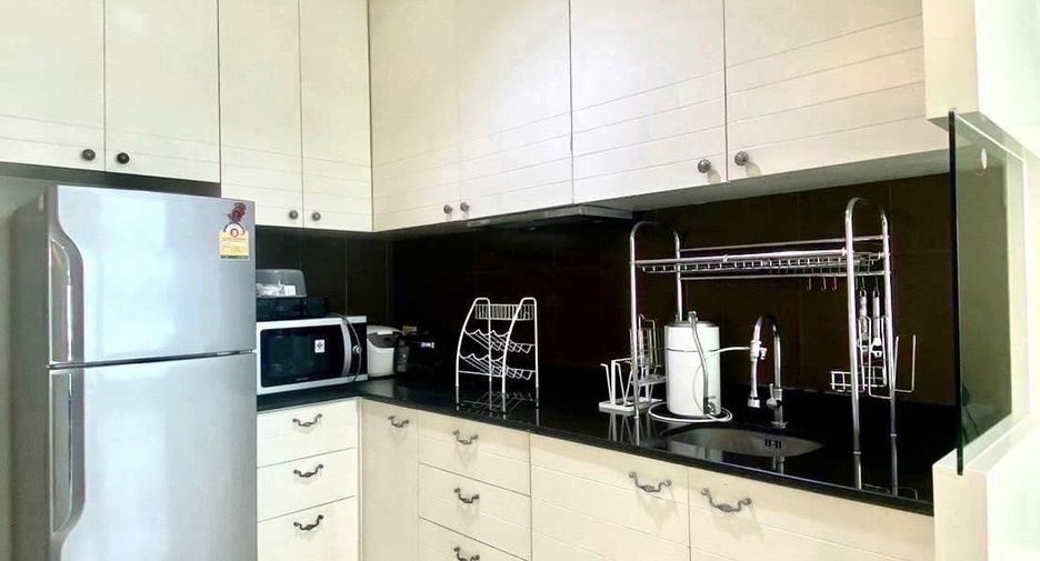 For rent 2 bedrooms condo in Bang Kapi, Bangkok