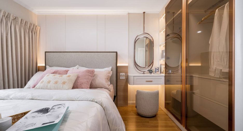For sale 3 bedrooms condo in Yan Nawa, Bangkok