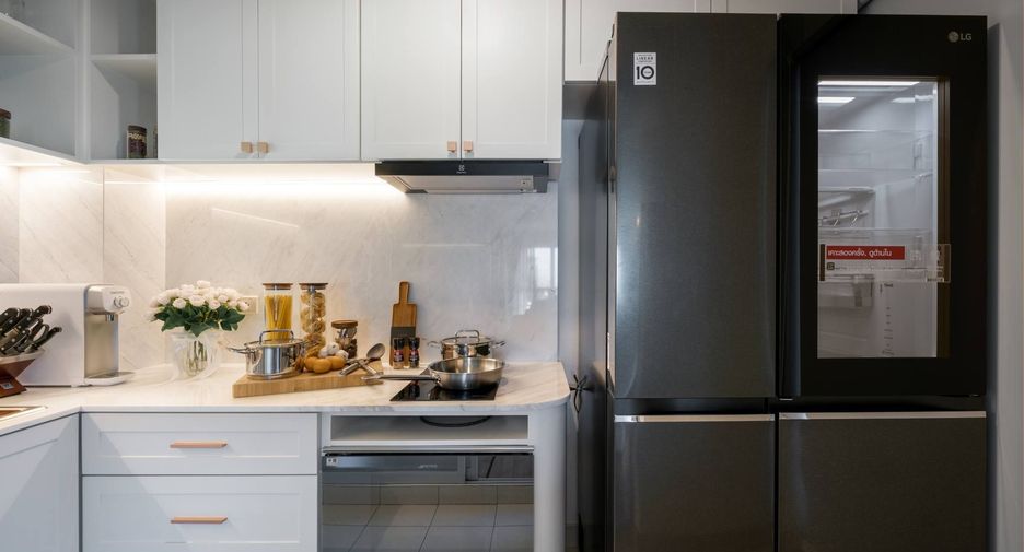 For sale 3 bedrooms condo in Yan Nawa, Bangkok