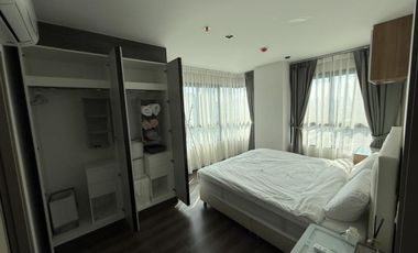 Condo en alquiler de 2 habitaciones en Huai Khwang, Bangkok