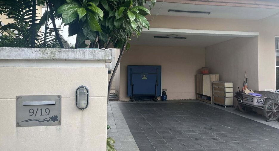 For rent 3 bedrooms house in Bang Kapi, Bangkok