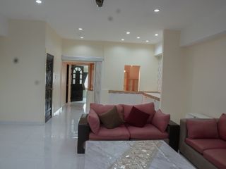 For rent 3 bedrooms apartment in Watthana, Bangkok