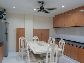 For rent 3 bedrooms apartment in Watthana, Bangkok