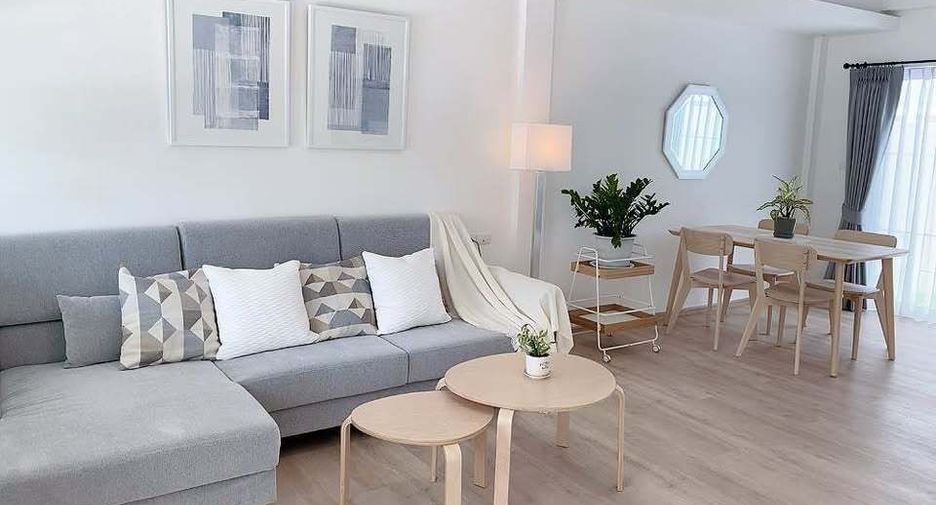 For rent 3 bedrooms townhouse in Prawet, Bangkok