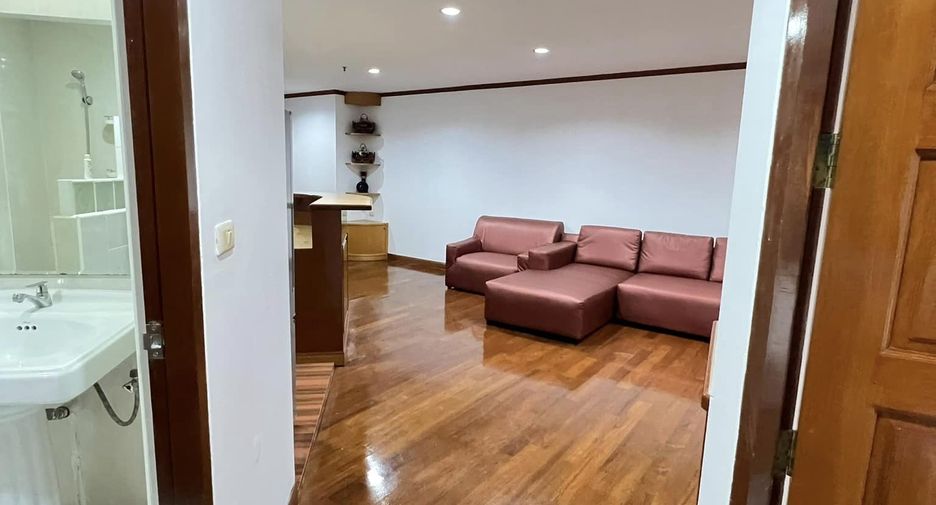 For rent 2 bedrooms condo in Watthana, Bangkok