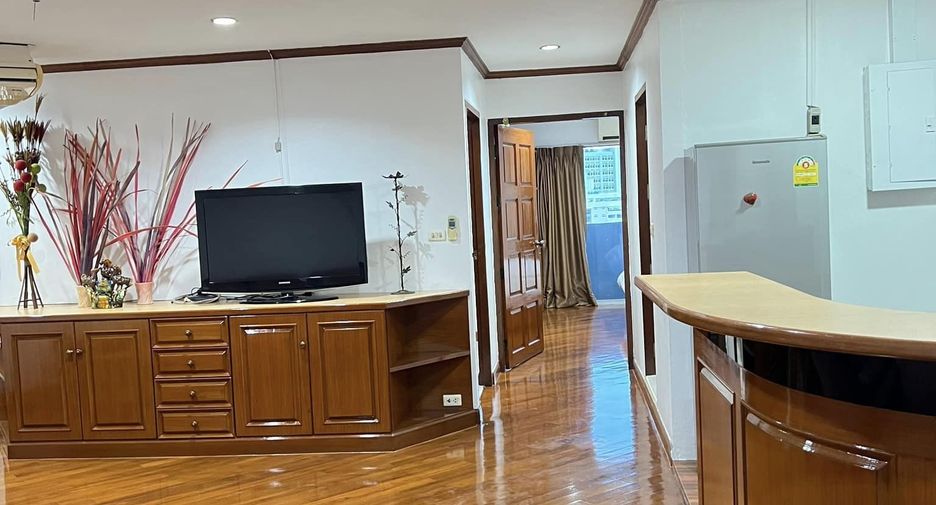 For rent 2 bedrooms condo in Watthana, Bangkok