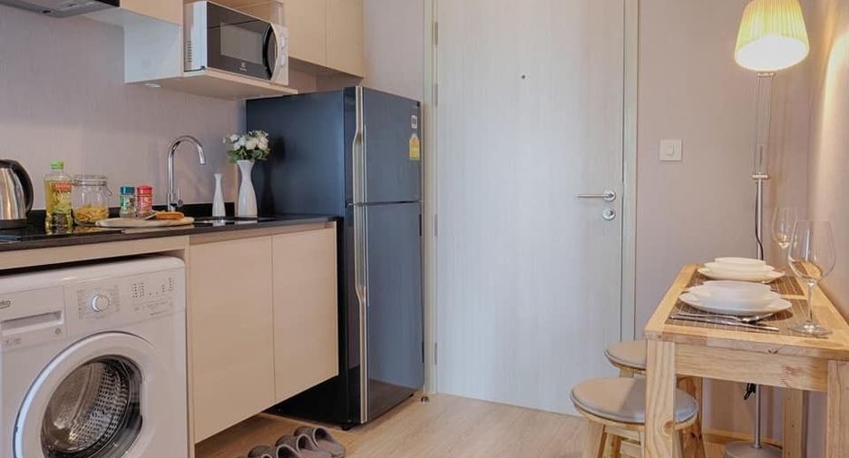 Wohnung zur Miete mit 1 Zimmer in Huai Khwang, Bangkok