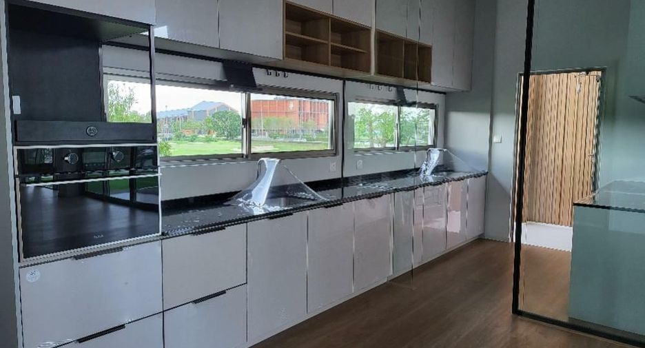 For sale and for rent 3 bedrooms house in Saphan Sung, Bangkok