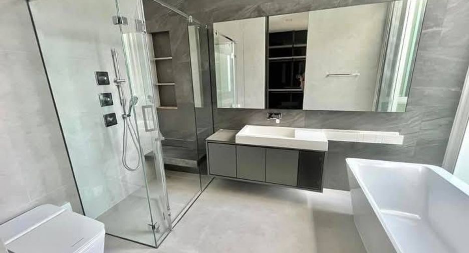For sale and for rent 4 bedrooms house in Bang Phli, Samut Prakan