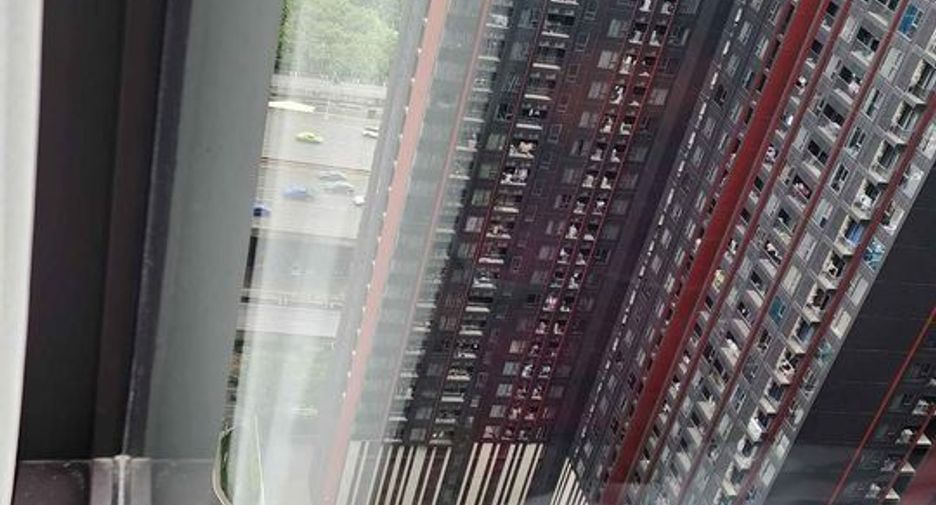 For sale 3 bedrooms condo in Huai Khwang, Bangkok