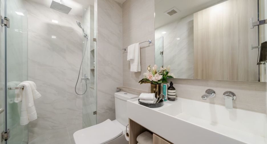 For sale and for rent 3 bedrooms condo in Watthana, Bangkok