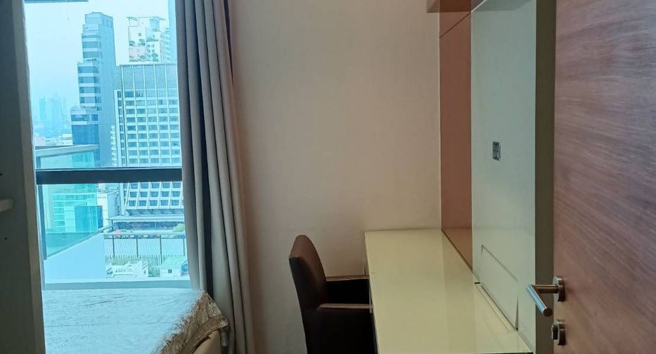 For rent 2 bedrooms condo in Khlong Toei, Bangkok