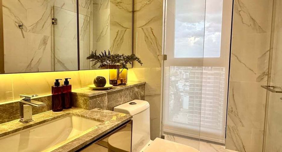 For rent 2 bedrooms condo in Sathon, Bangkok