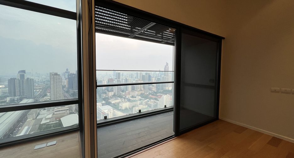 For rent 1 bed condo in Watthana, Bangkok