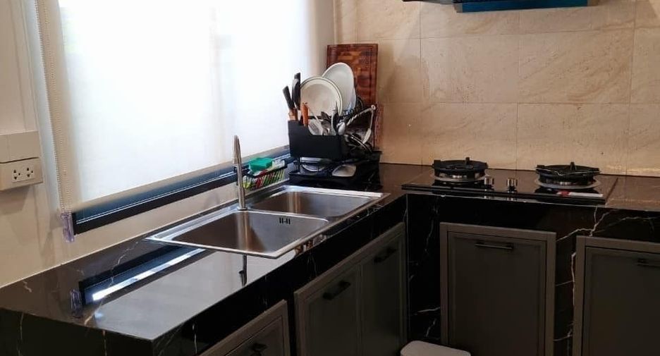 For rent 2 bedrooms townhouse in Bang Phli, Samut Prakan