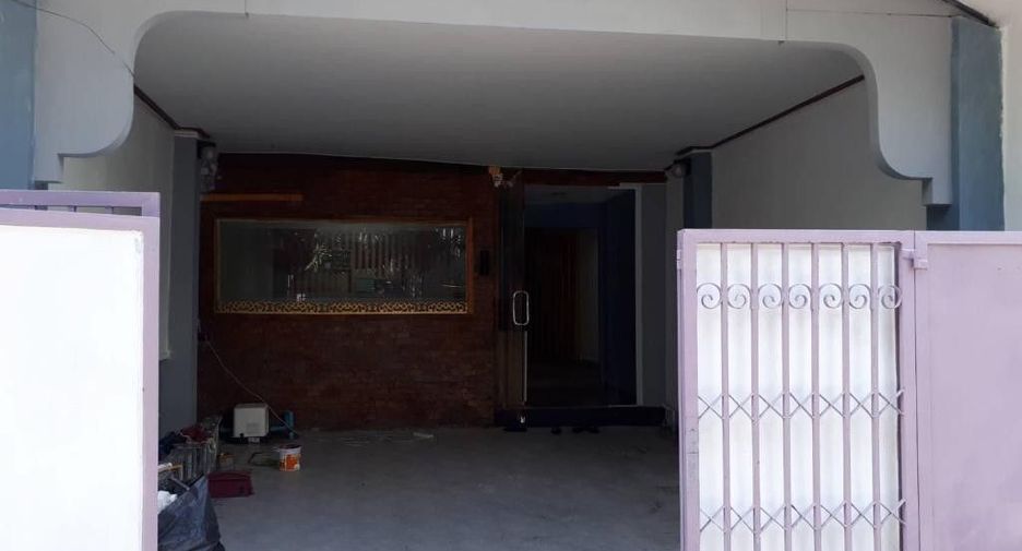 For rent 3 bedrooms house in Khlong Sam Wa, Bangkok