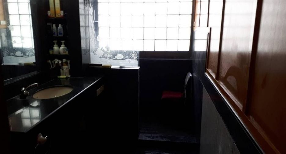 For rent 3 bedrooms house in Khlong Sam Wa, Bangkok