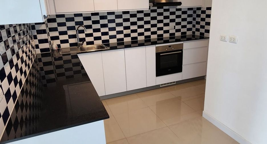 For sale 2 ベッドルーム condo in Khlong Toei, Bangkok