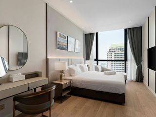 For rent 3 bedrooms condo in Sathon, Bangkok