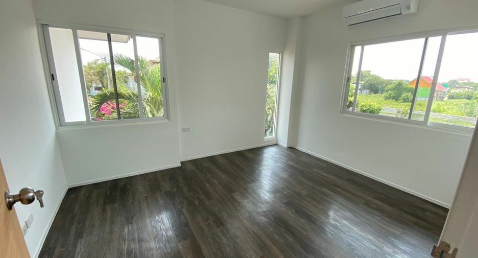 For sale 3 bedrooms house in Prawet, Bangkok