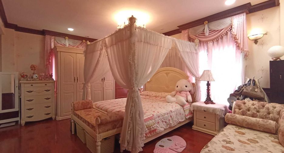 出售 4 卧室 独立屋 在 Phra Samut Chedi, Samut Prakan