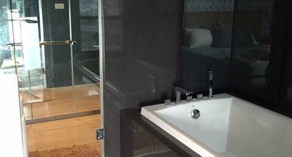 À vendre 1 chambre condo à Sathon, Bangkok