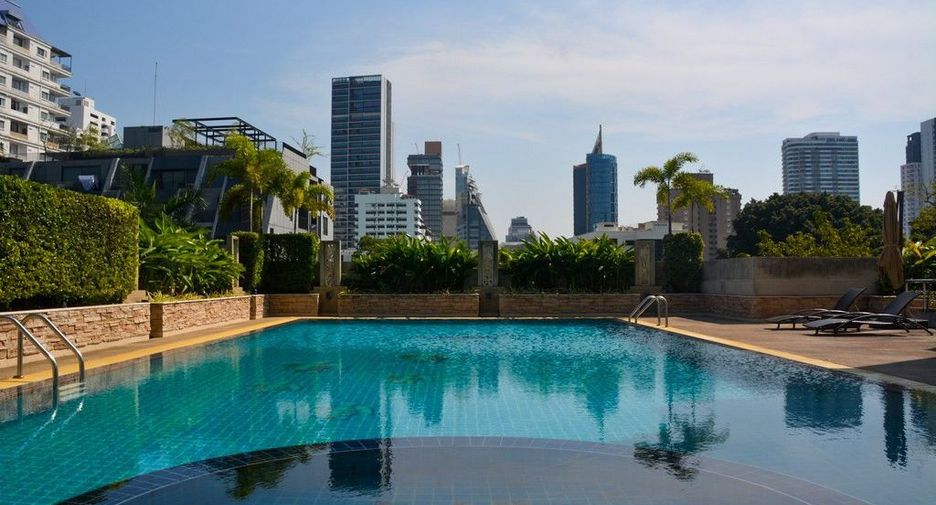 For rent 3 bedrooms condo in Watthana, Bangkok