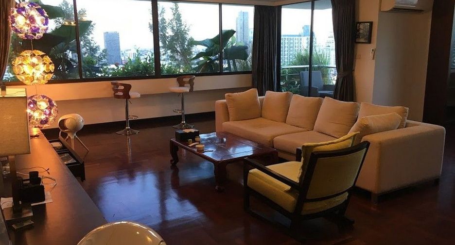 For rent 3 bedrooms condo in Watthana, Bangkok
