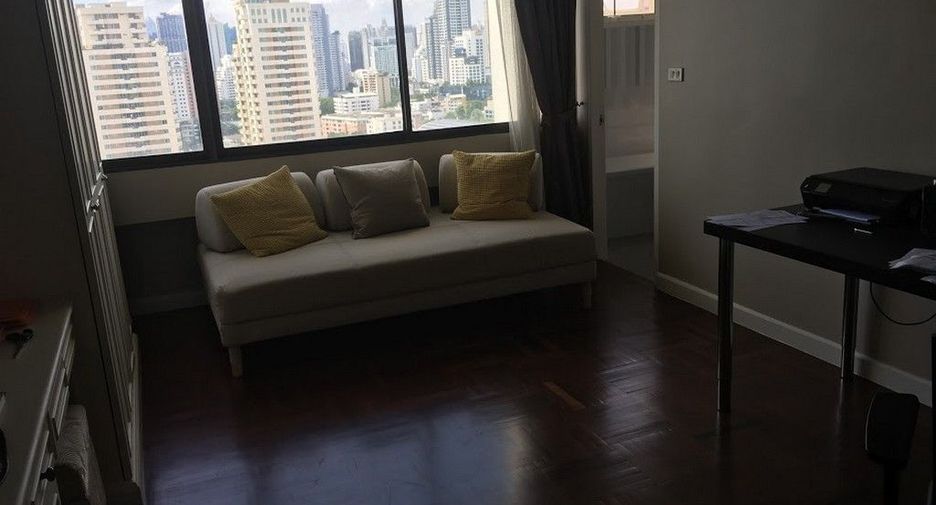 For rent 3 bedrooms condo in Watthana, Bangkok