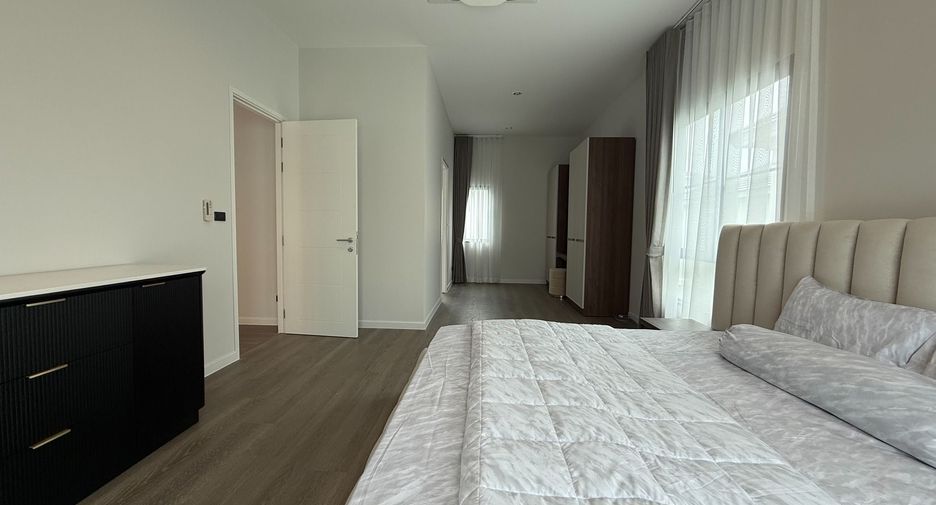 Casa en venta y en alquiler de 4 habitaciones en Bang Phli, Samut Prakan