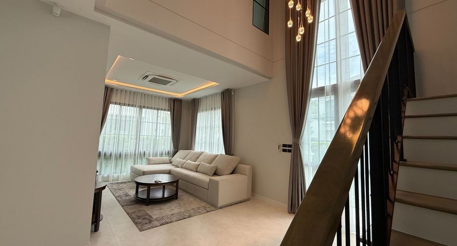 Casa en venta y en alquiler de 4 habitaciones en Bang Phli, Samut Prakan