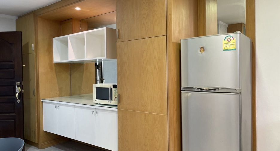 For rent 1 bed condo in Watthana, Bangkok