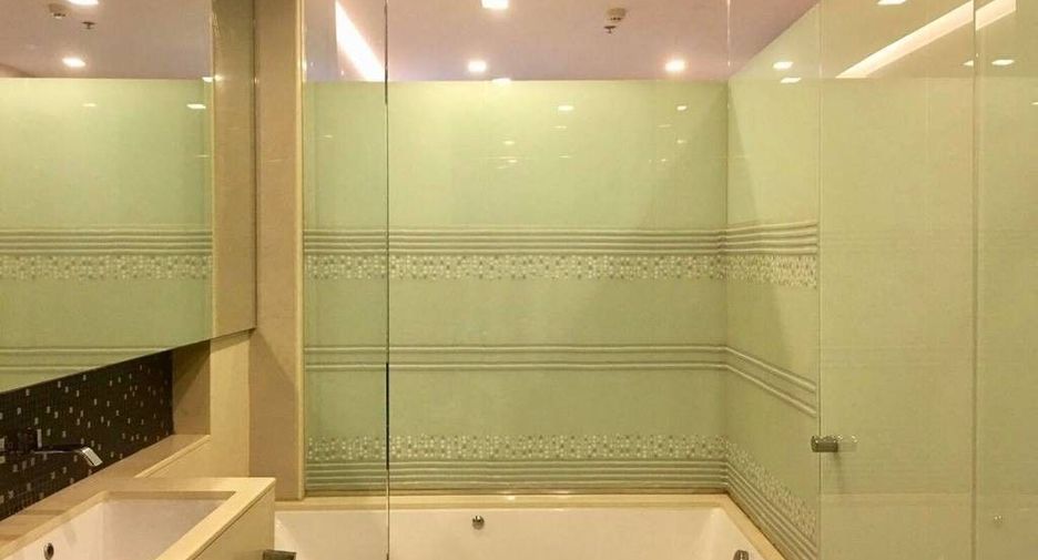 For rent 1 bed condo in Watthana, Bangkok
