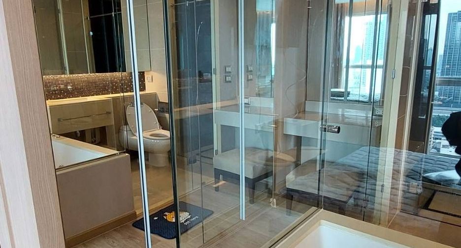 For rent 1 bed condo in Watthana, Bangkok